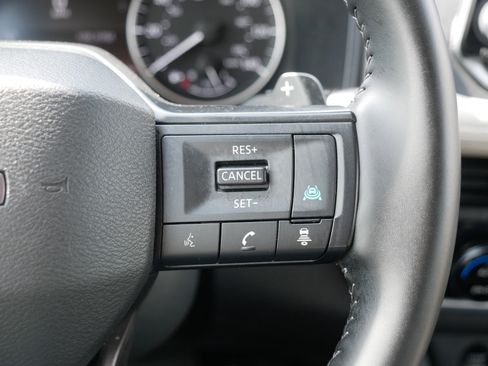 Used 2025 Nissan Rogue SV AWD/4WD image 30