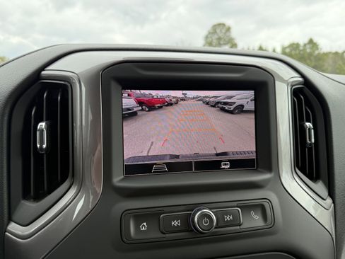 Used 2024 Chevrolet Silverado 2500 Custom w/ Custom Value Package image 19