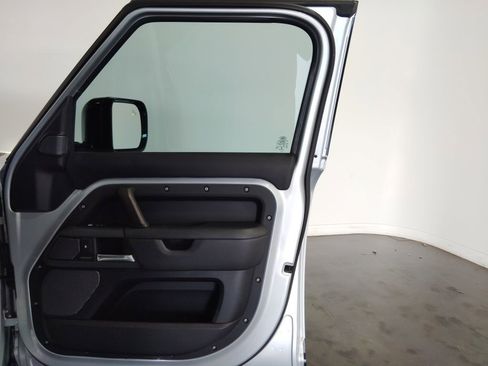 Used 2022 Land Rover Defender 110 X image 47