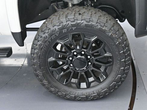 Used 2025 GMC Sierra 2500 Denali Ultimate image 35