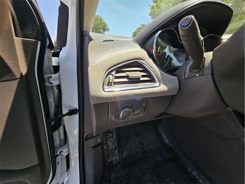 Used 2018 Chevrolet Cruze LS FWD image 22