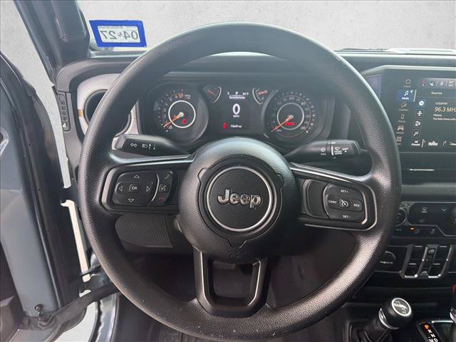 Used 2024 Jeep Gladiator Sport AWD/4WD image 11