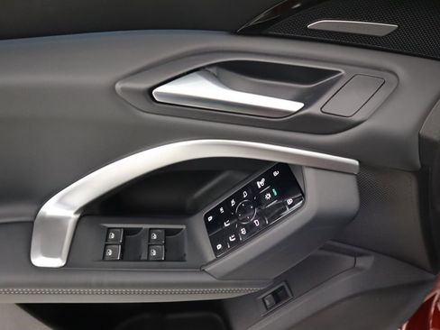 Used 2025 Audi Q5 Premium Plus w/ Premium Plus image 25