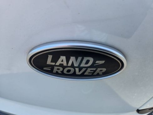 Used 2021 Land Rover Range Rover Velar S AWD/4WD image 11