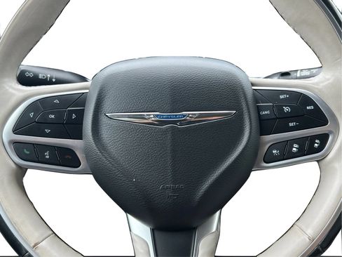 Used 2021 Chrysler Pacifica Limited w/ Premium & Safety Sphere Group AWD/4WD image 23