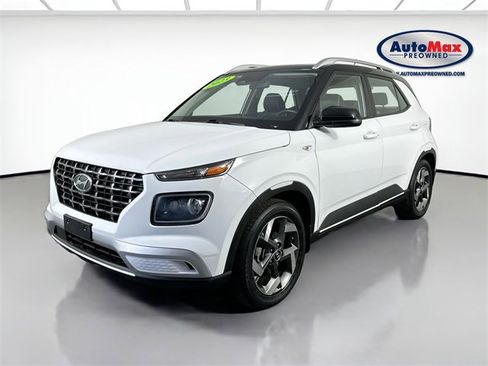 Used 2023 Hyundai Venue Limited image 4