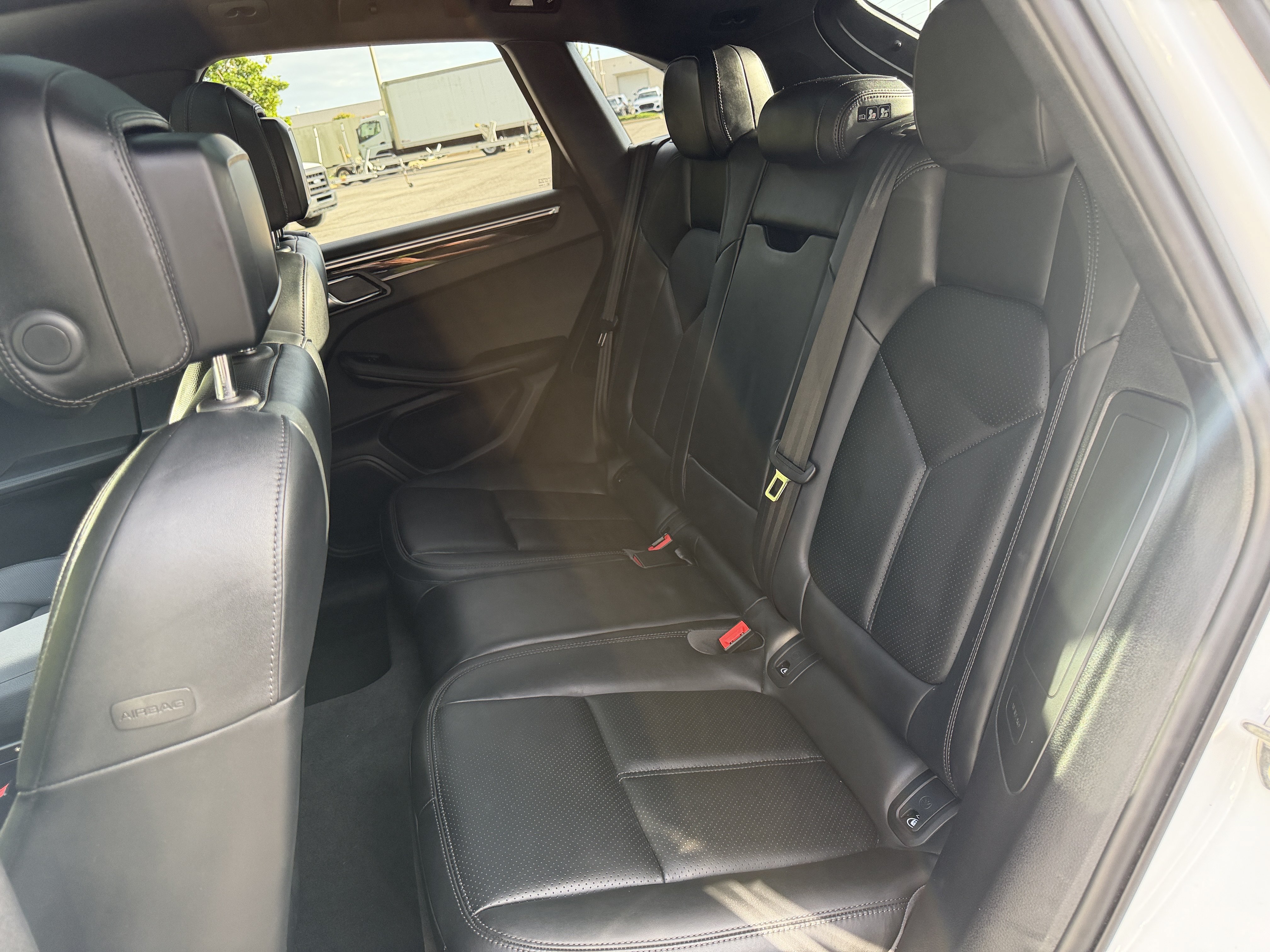 Used 2023 Porsche Macan AWD/4WD image 19