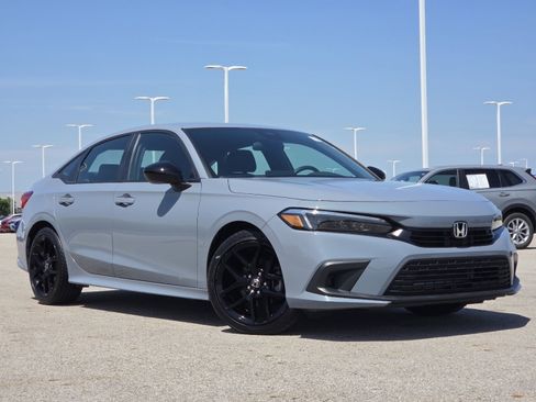 Used 2024 Honda Civic Sport image 2