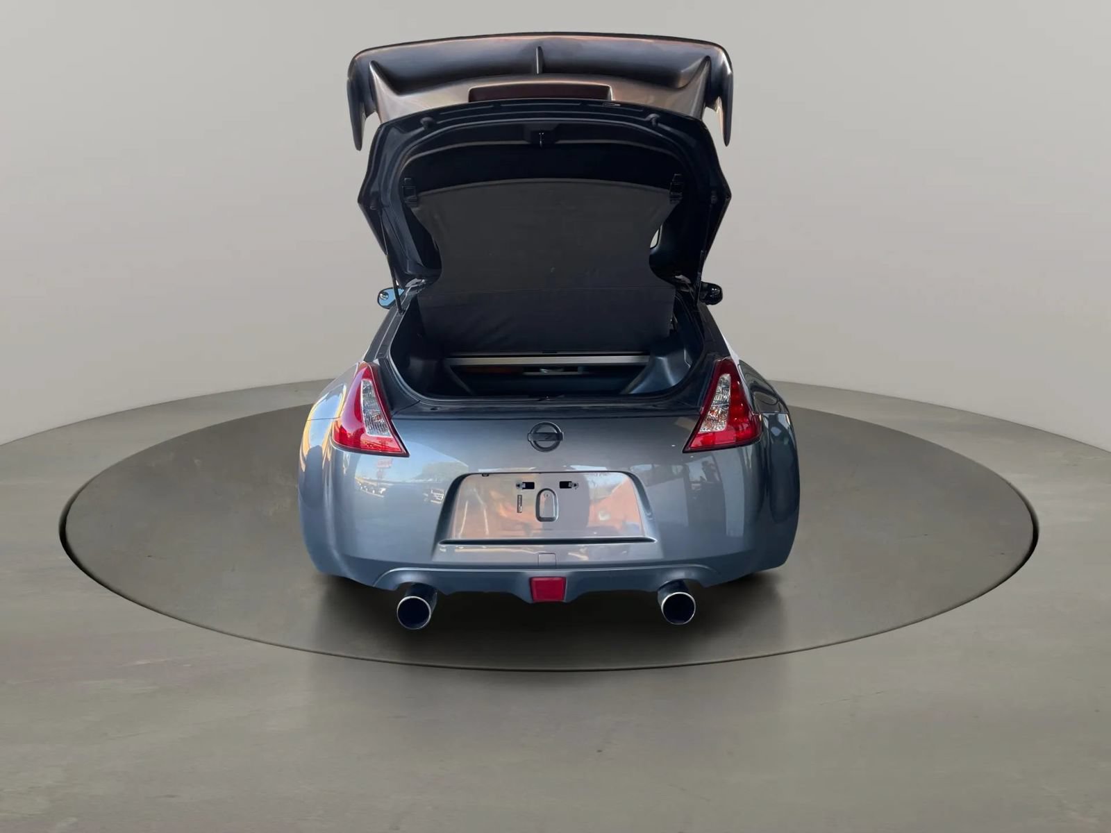 Used 2016 Nissan 370Z Touring RWD image 14