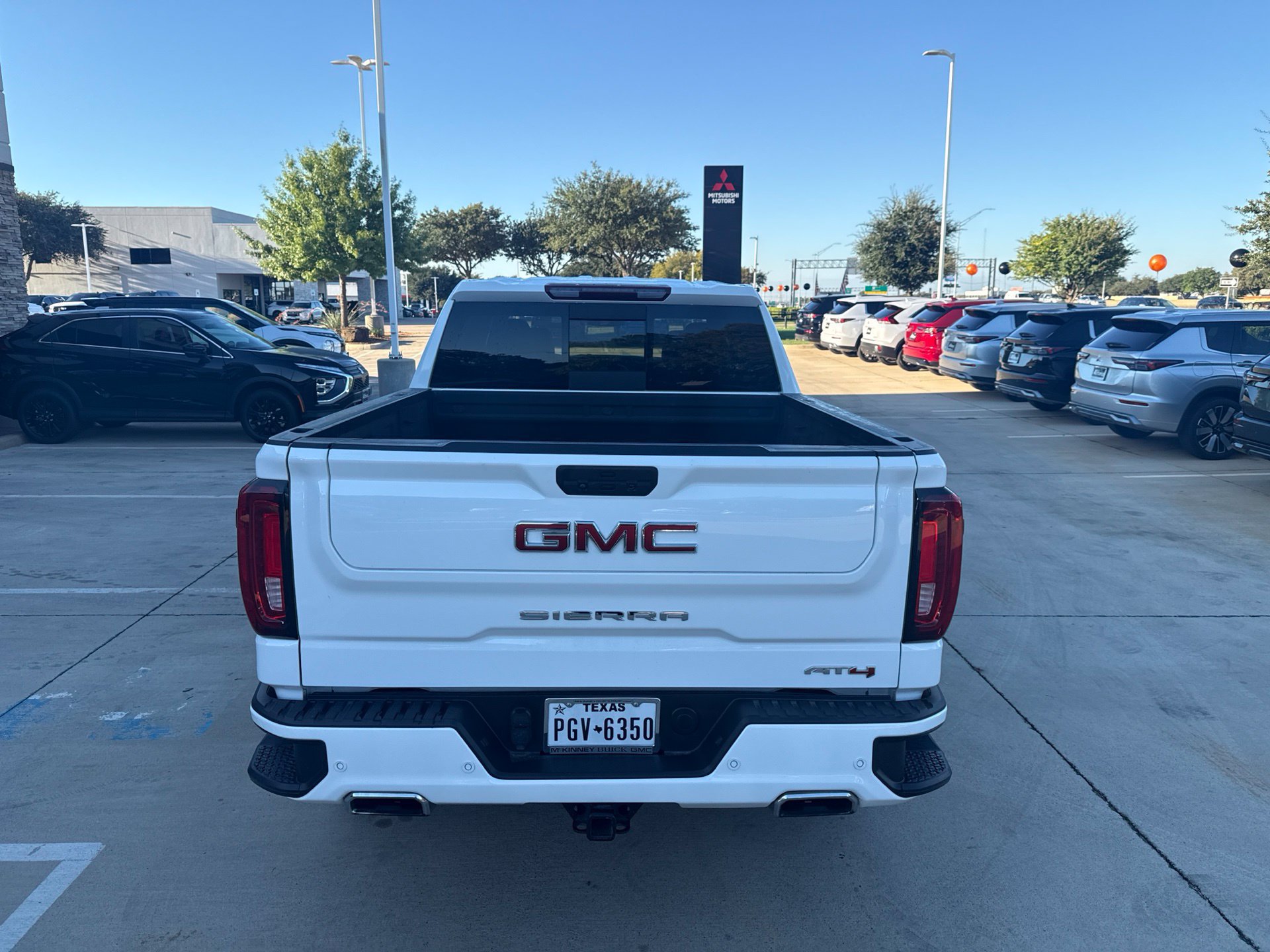 Used 2021 GMC Sierra 1500 AT4 w/ AT4 Value Package AWD/4WD image 4