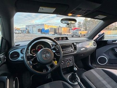 Used 2012 Volkswagen Beetle 2.0T image 19