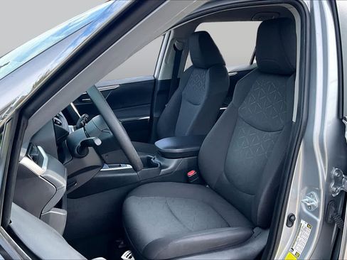 Used 2024 Toyota RAV4 XLE FWD image 8