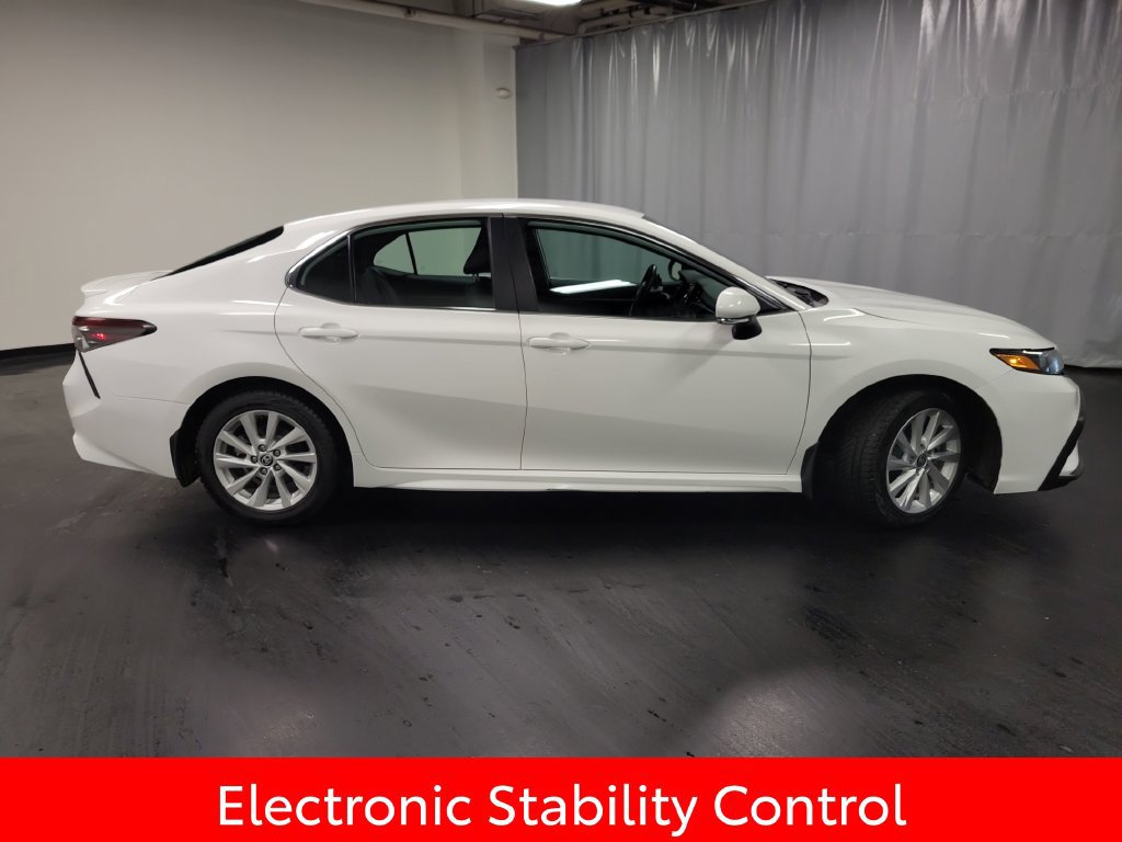 Used 2024 Toyota Camry SE FWD image 9