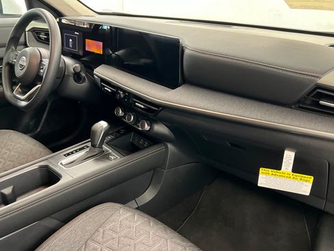 Used 2025 Nissan Kicks SV w/ SV Premium Package AWD/4WD image 24