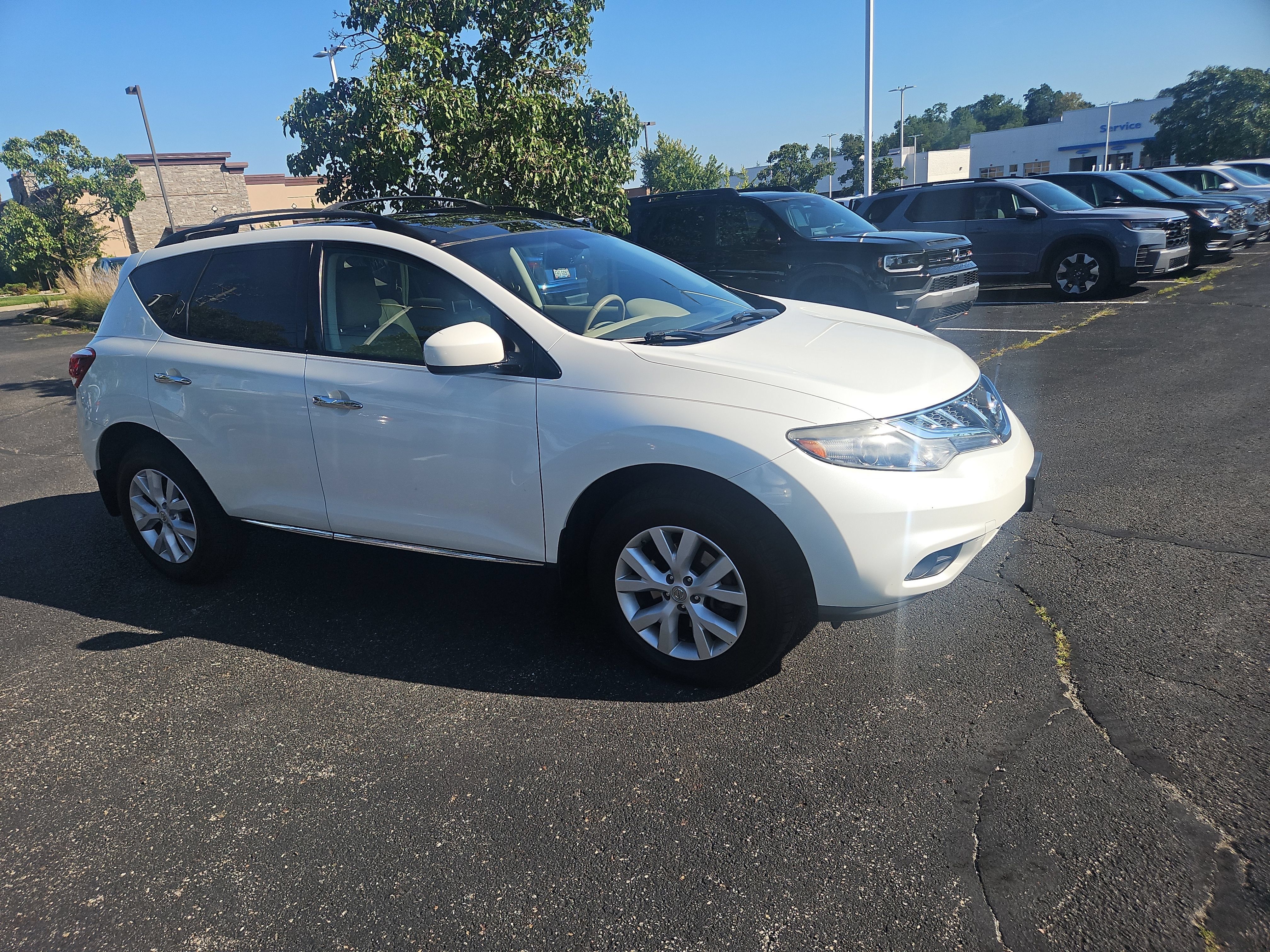 Used 2012 Nissan Murano SL FWD image 2
