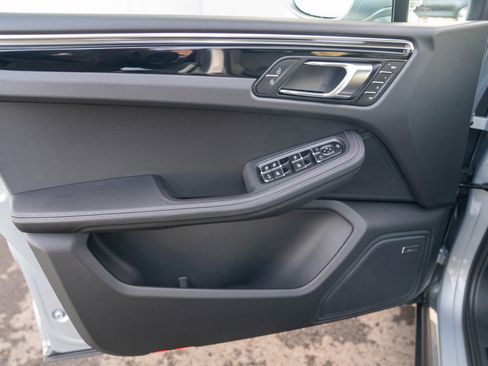 New 2026 Porsche Macan image 10