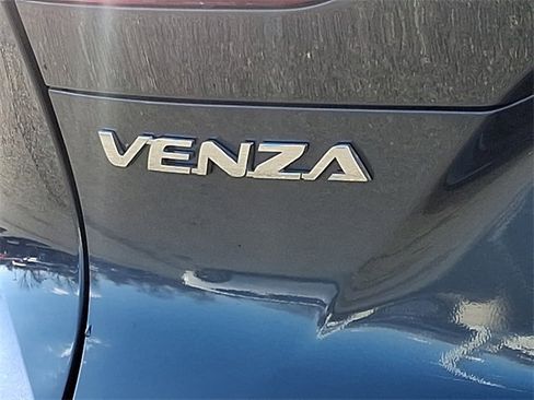 Certified 2024 Toyota Venza Limited image 35