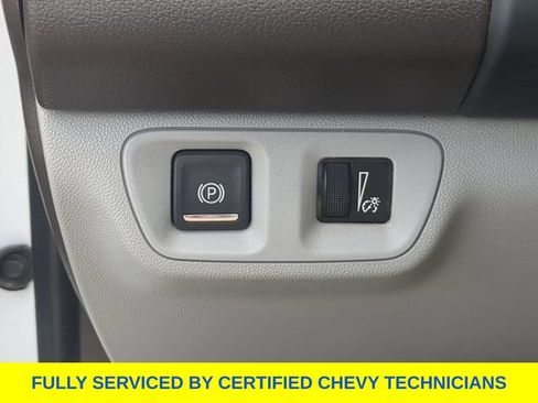 Used 2023 GMC Acadia SLE w/ Driver Convenience Package FWD image 25