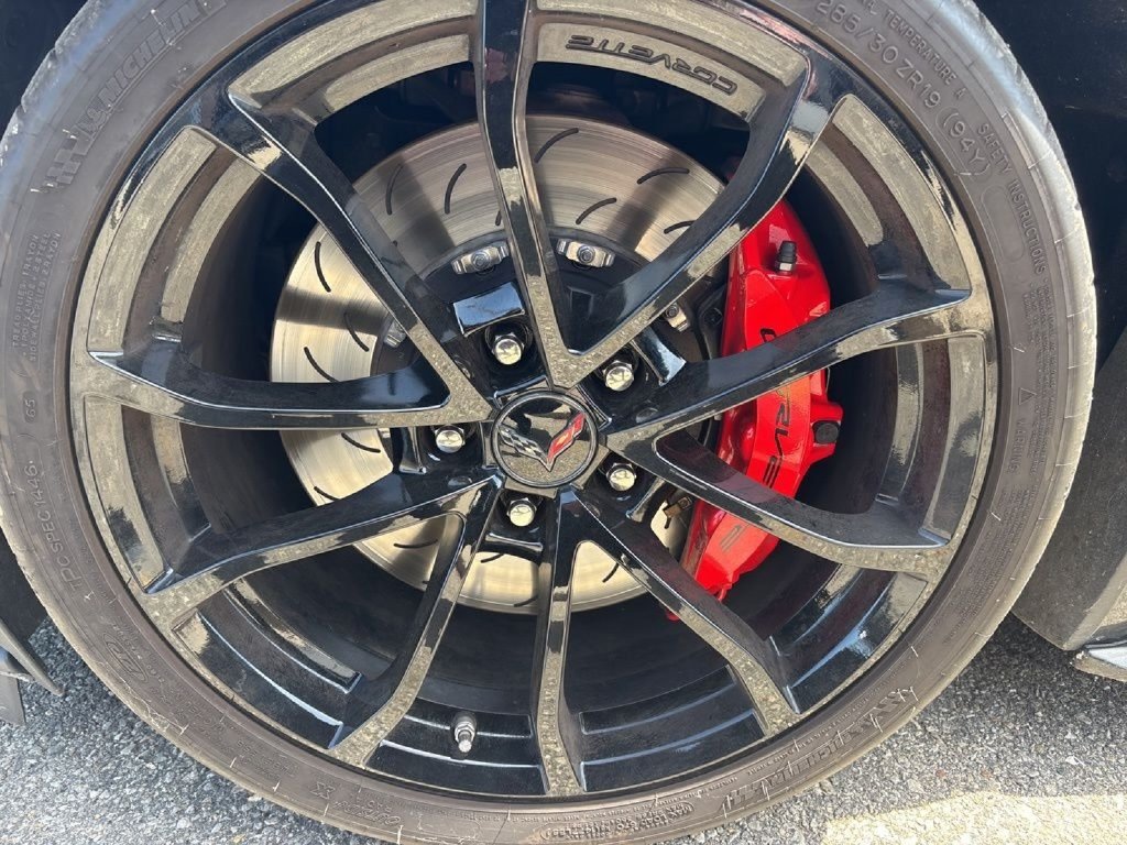 Used 2017 Chevrolet Corvette Grand Sport w/ Grand Sport Heritage Package RWD image 20