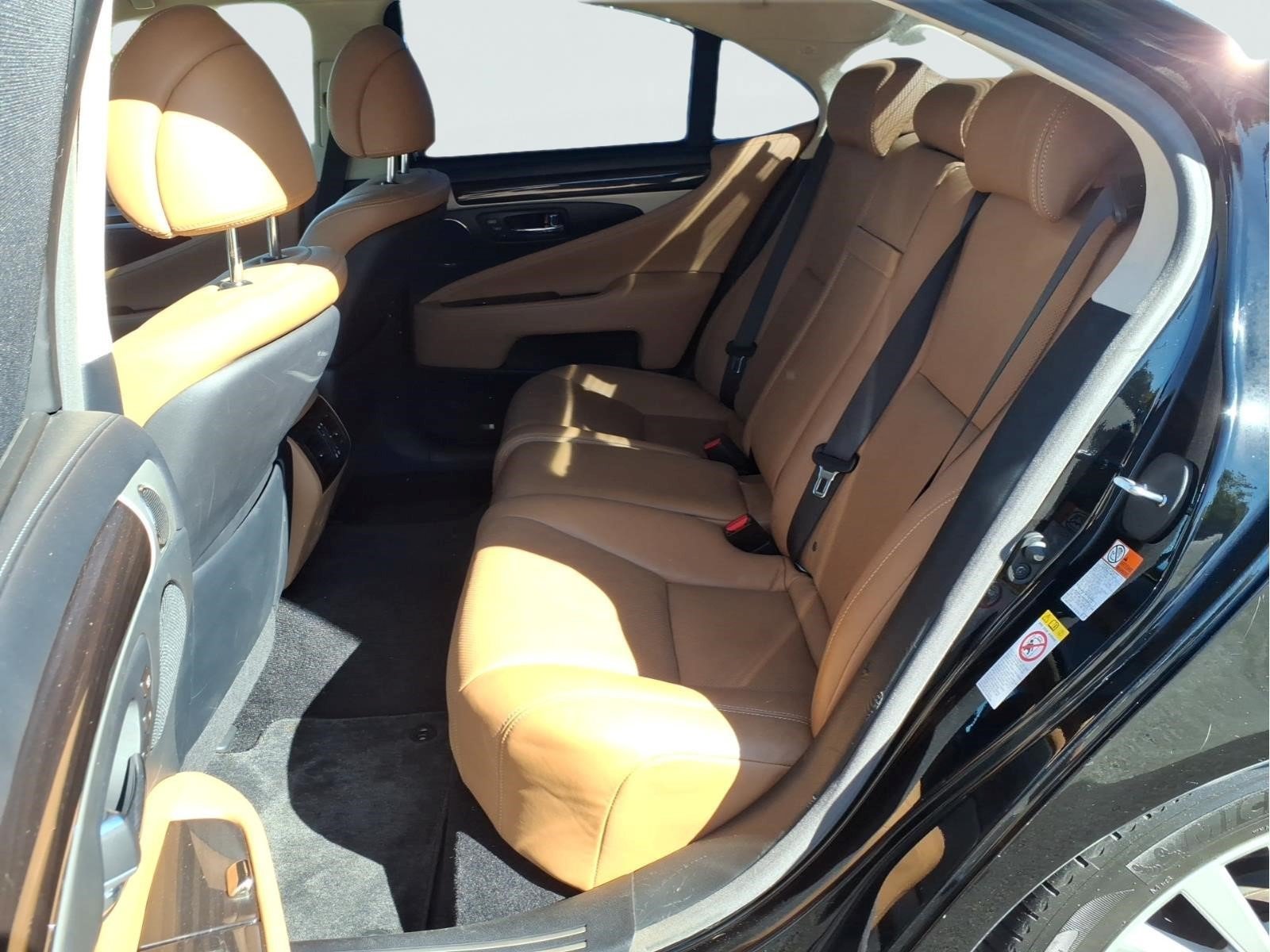 Used 2017 Lexus LS 460 w/ Ultra Luxury Package RWD image 21