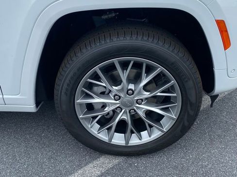New 2025 Jeep Grand Cherokee Summit w/ Adv Protech Group IV AWD/4WD image 11