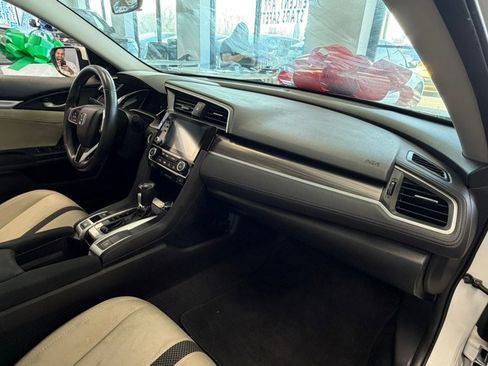 Used 2020 Honda Civic EX image 28