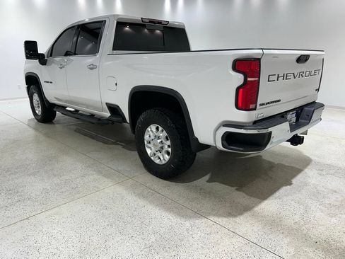 Used 2024 Chevrolet Silverado 2500 LTZ w/ LTZ Convenience Package AWD/4WD image 2