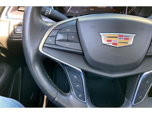 Used 2018 Cadillac XT5 Luxury w/ Driver Awareness Package image 16