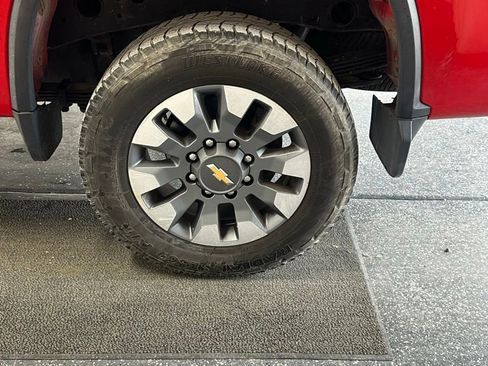 Used 2023 Chevrolet Silverado 2500 Custom w/ Custom Value Package image 9