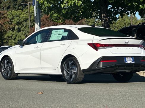 New 2025 Hyundai Elantra Sport image 6