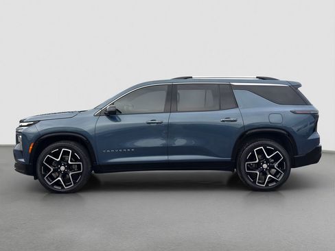 Used 2025 Chevrolet Traverse High Country w/ LPO, Floor Liner Package AWD/4WD image 3