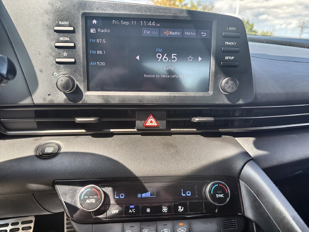 Used 2025 Hyundai Elantra Sport FWD image 12