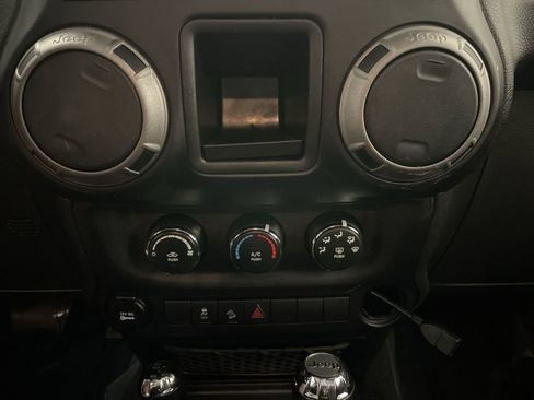 Used 2014 Jeep Wrangler Sport w/ Quick Order Package 24S AWD/4WD image 11