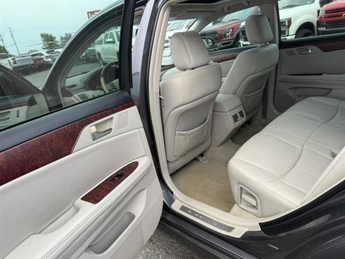 Used 2011 Toyota Avalon Limited image 19