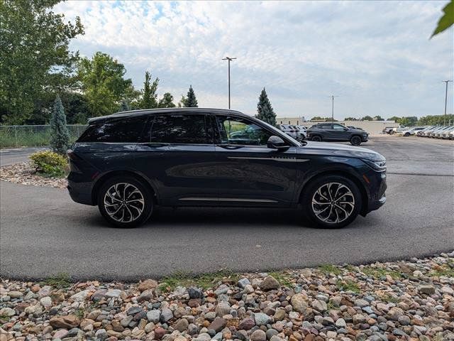 Used 2024 Lincoln Nautilus Reserve w/ Equipment Group 202A AWD/4WD image 6