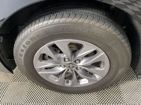Used 2023 Toyota Sienna LE AWD/4WD image 10