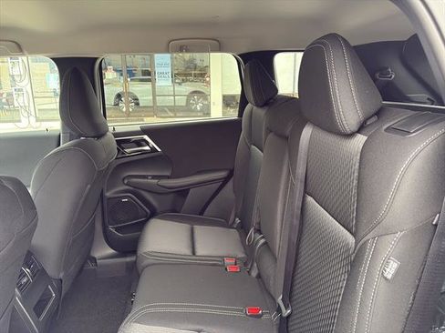 New 2026 Mitsubishi Outlander ES image 13