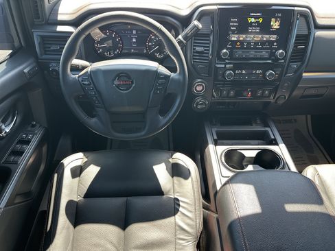 Used 2021 Nissan Titan PRO-4X w/ Pro-4x Convenience Package AWD/4WD image 24