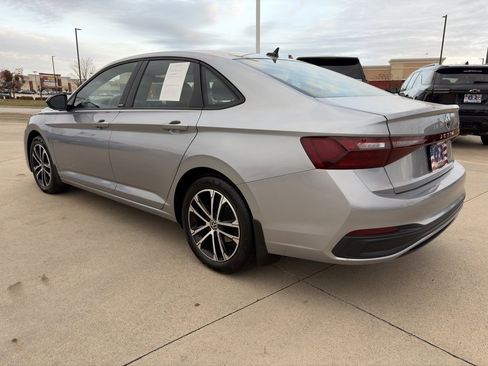 Used 2025 Volkswagen Jetta Sport image 6