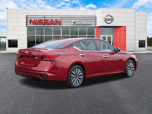 New 2025 Nissan Altima 2.5 SV image 3