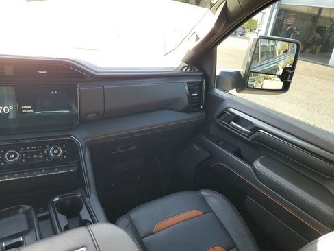 Used 2024 GMC Sierra 2500 AT4 w/ AT4 Premium Plus Package image 15