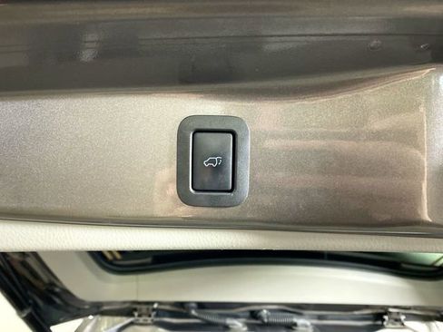 Used 2017 Toyota Highlander XLE image 34