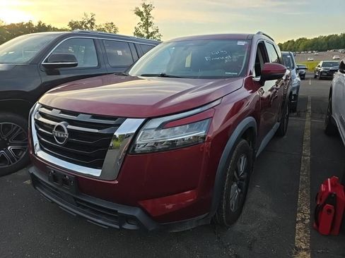 Used 2022 Nissan Pathfinder SV AWD/4WD image 3