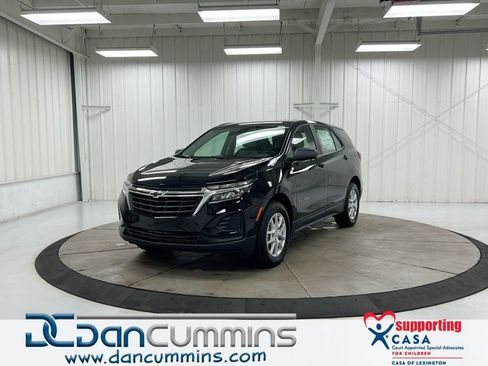 Used 2023 Chevrolet Equinox LS AWD/4WD image 1