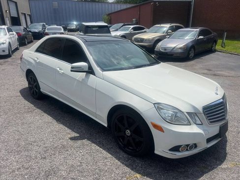 Used 2010 Mercedes-Benz E 350 4MATIC Sedan image 3