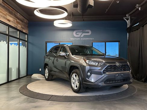 Used 2021 Toyota RAV4 XLE w/ Convenience Package AWD/4WD image 1