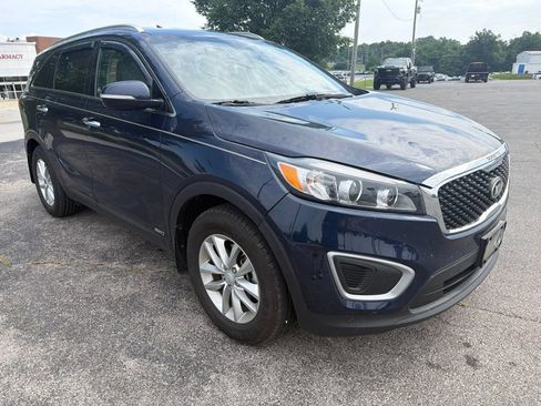 Used 2017 Kia Sorento AWD image 2