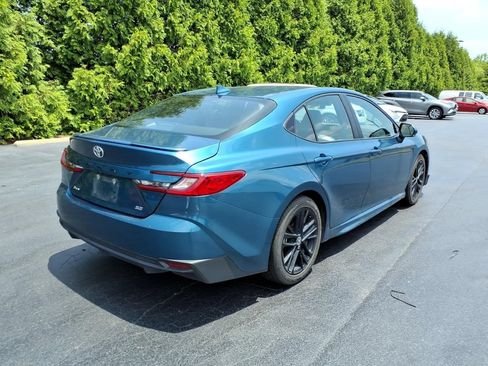 Used 2025 Toyota Camry SE FWD image 3
