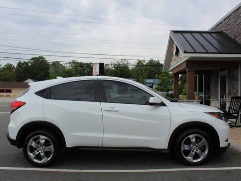 Used 2018 Honda HR-V LX image 4