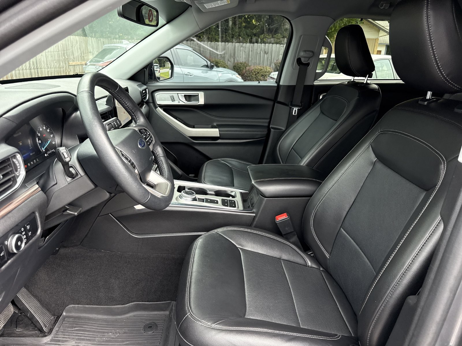 Used 2024 Ford Explorer Limited RWD image 10